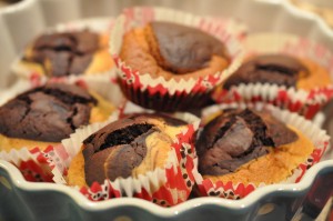 DSC_1756 • nogetiovnen.dk https://nogetiovnen.dk/marmor-muffins-og-muffins-med-syndig-nutella-kerne/