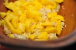 Koteletter i karry med mango & kokosmælk