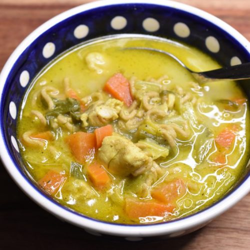 Cremet kyllingesuppe med grøntsager - nem opskrift