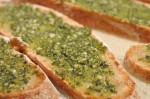 Ostebrød med pesto - gratinerede. Nem opskrift