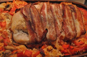 Kalkunbryst med bacon og bulgur i Römertopf