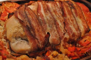 Kalkunbryst med bacon og bulgur i Römertopf