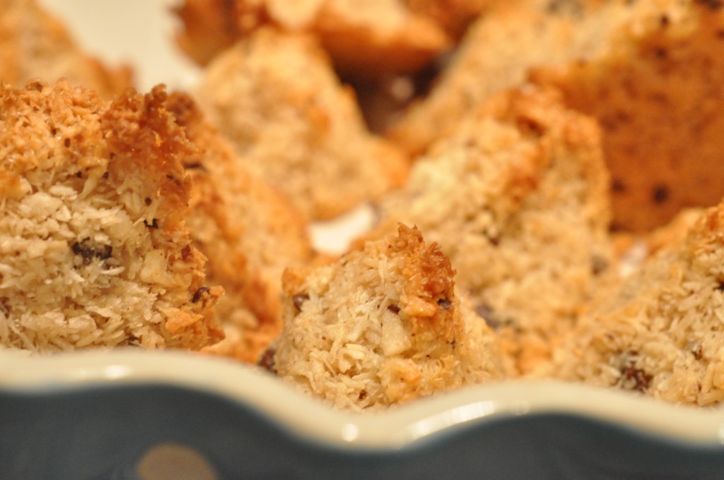 Glutenfri kokosmakroner med smør og chokolade