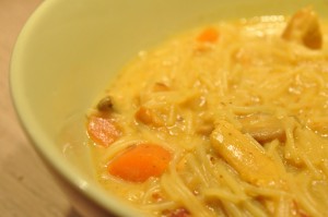 Kyllingesuppe med nudler