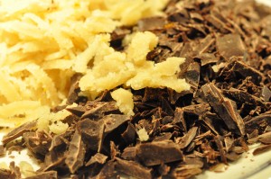 Appelsinkage med chokolade i bradepande