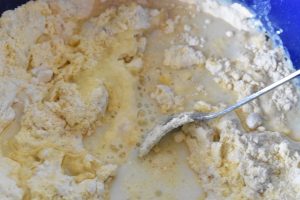 Majsscones med oregano, hvidløg og parmesan