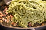 Cremet pasta med bacon - opskrift