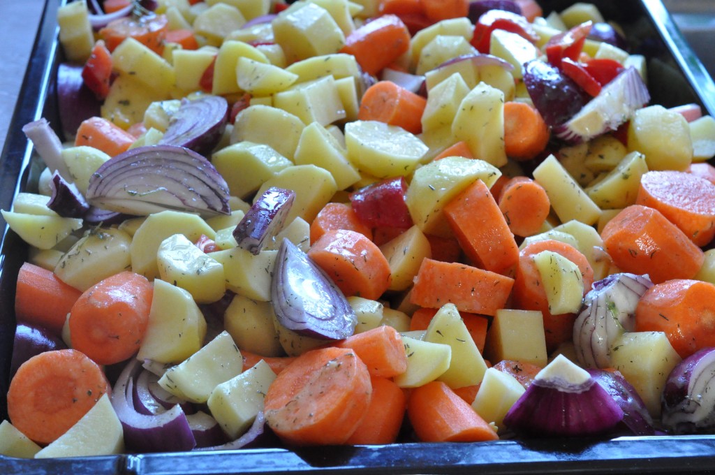 Kartofler i ovn med grøntsager & timian opskrift