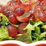 Vindruesalat med mozzarella og appelsinmarinade