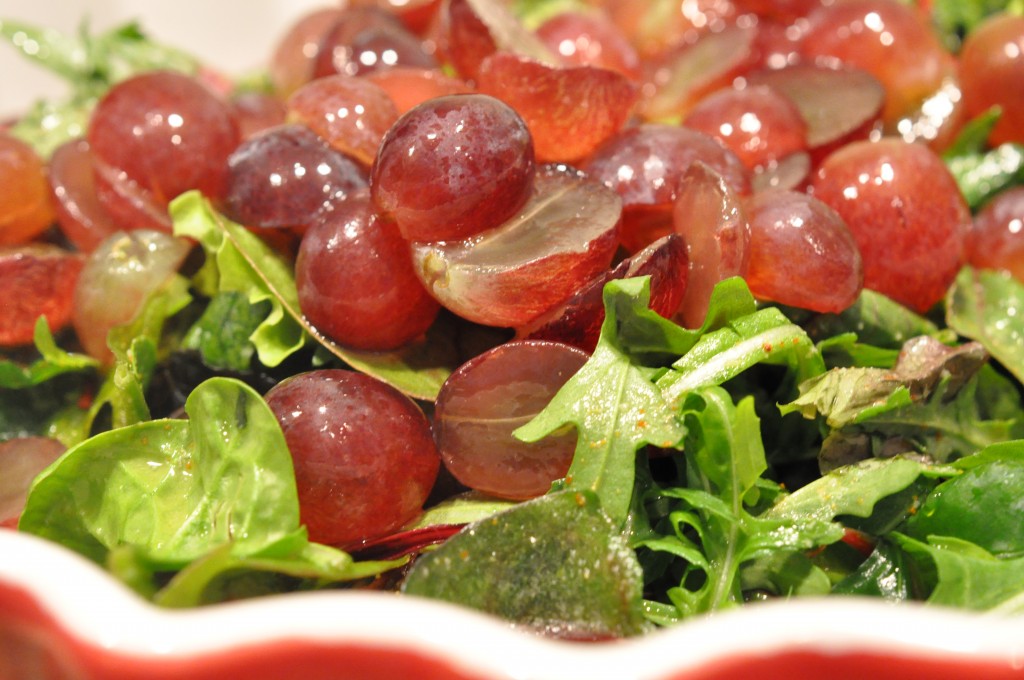 Vindruesalat med mozzarella og appelsinmarinade