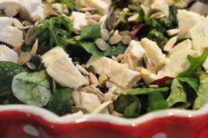 Salat med vindruer, mozzarella og appelsin - opskrift