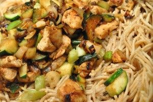 Pasta med squash og kylling gratineret i ovn