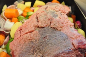 Hvidløgscuvette med kartofler og grøntsager