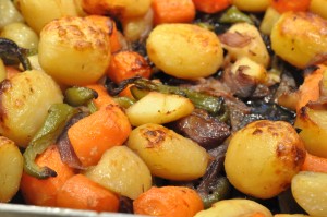 Hvidløgscuvette med kartofler og grøntsager