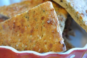 Krydderurtebrød af koldhævet dej