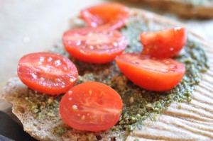 Pestobrød med tomat og ost - stop madspild