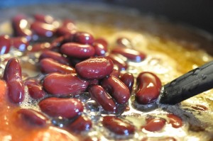 Chili con carne - opskrift med løgbrød