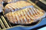 Stegning af bøf på grillpande - nem opskrift