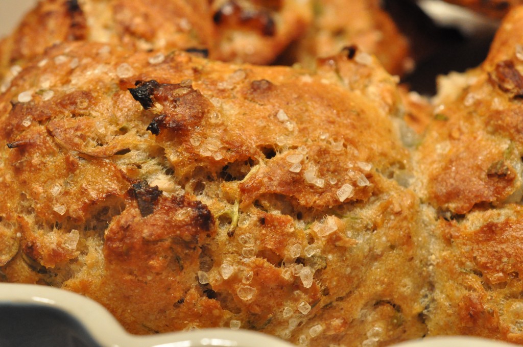 Løgbrød med krydderurter – koldhævet brød