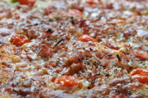 Hjemmelavet pizza - opskrift på deep pan pizza