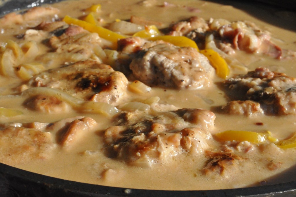 Mørbradbøf på panden i flødesovs - opskrift