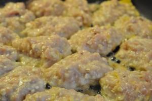 Kyllingefrikadeller med peberfrugt opskrift