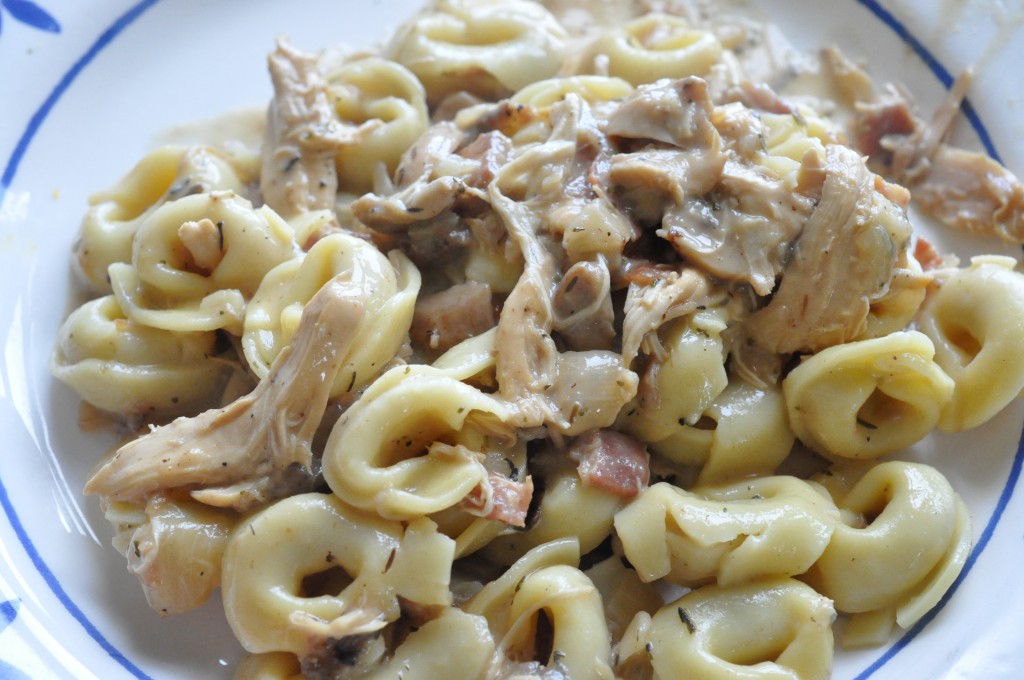 Kyllingefrikassé med tortellini - af kyllingerest