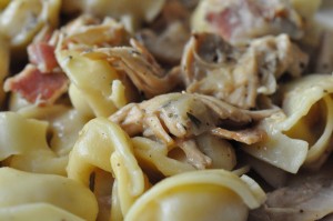 Kyllingefrikassé med tortellini - af kyllingerest