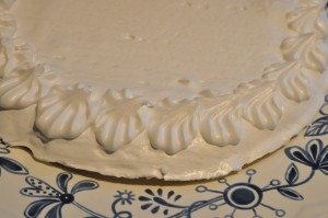 Jordbær dessert med marengs og flødeskum