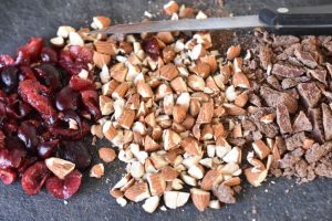 DSC_4153 • nogetiovnen.dk Havregrynskager med mandler og kirsebær - uden æg