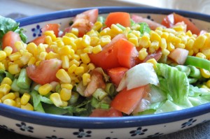 DSC_6867 • nogetiovnen.dk Sommersalat med vinaigrette til grillkylling