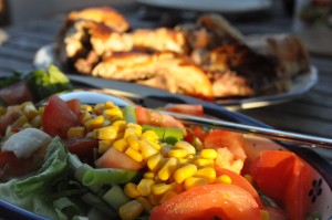 DSC_6882 • nogetiovnen.dk Sommersalat med vinaigrette til grillkylling