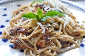 DSC_7035 • nogetiovnen.dk Spaghetti Carbonara - pasta med fløde opskrift