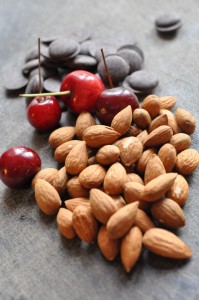 DSC_7262 • nogetiovnen.dk Havregrynskager med mandler og kirsebær - uden æg