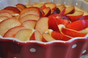 Blommetærte med marcipan kage med blommer