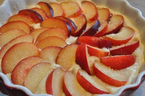 Blommetærte med marcipan kage med blommer