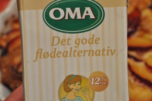 Blommetærte med marcipan kage med blommer