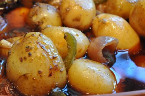 Marineret okseculotte i stegeso med tilbehør