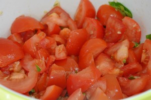 Nem pastaret med tomat & basilikum - opskrift