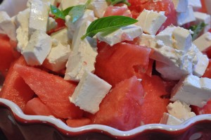 Melonsalat med feta og basilikum