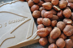 DSC_7699 • nogetiovnen.dk Lakridssmåkager med chokolade og nødder