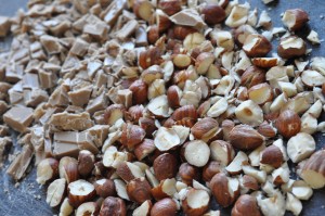 Lakridssmåkager med chokolade og nødder