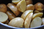 Varm kartoffelsalat med rødløg & peberfrugt