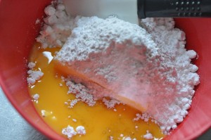 DSC_8286 • nogetiovnen.dk Chokoladeroulade nem opskrift med smørcreme