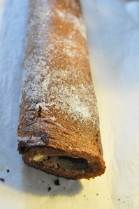 Chokoladeroulade med smørcreme Chokoladeroulade med smørcreme nem opskrift