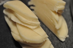 Kage med æbler & kanel i bradepande opskrift