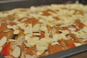 Kage med æbler & kanel i bradepande opskrift