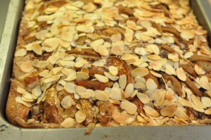 Kage med æbler & kanel i bradepande opskrift