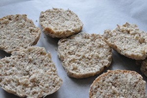 Bruschetta med Løgismose pesto og skinke