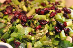 Grøn salat med asparges